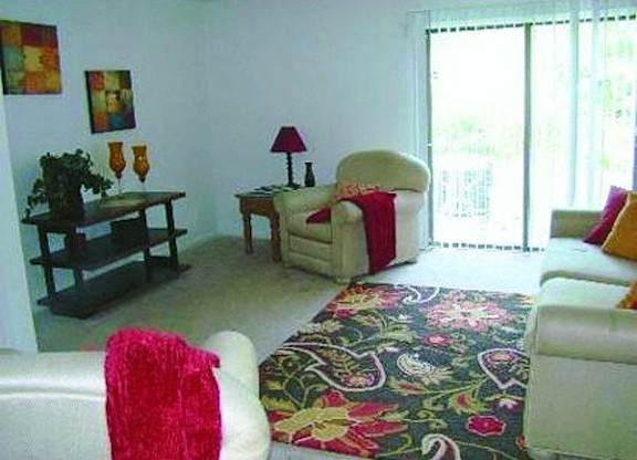 Living Area at Windsor Harbor Apartments, Charlotte