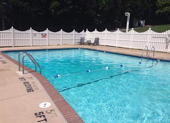 Pool at Casa de Luna Apartments, North Carolina, 27604