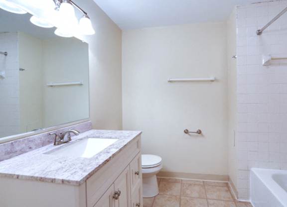 Amherst Manor Apartments – One-full Bath 