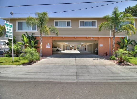 the building where the motel is located