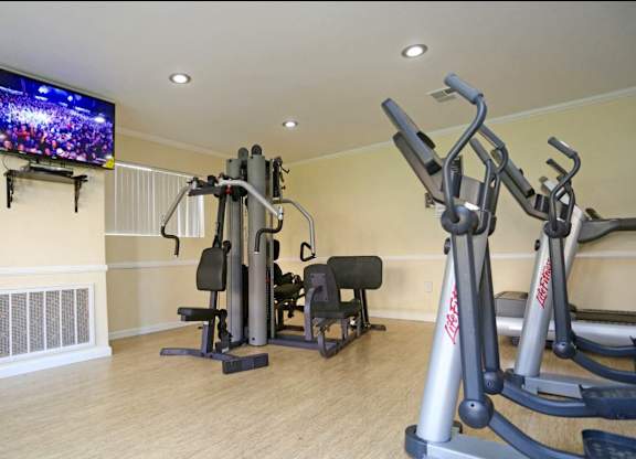 Fitness Center at The Oaks Apartments, Upland, CA, 91786