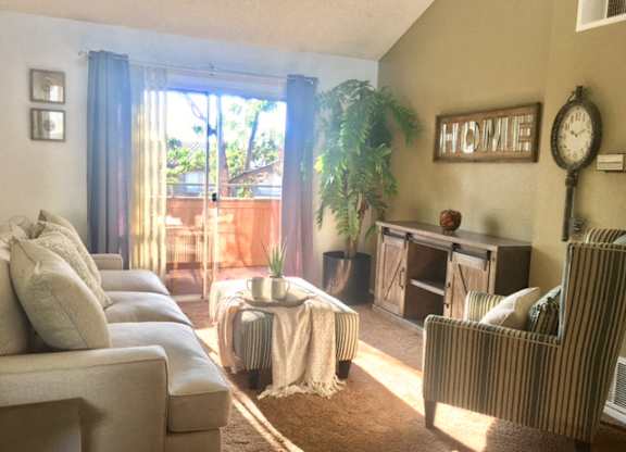 Great living space at The Oaks Apartments, Upland