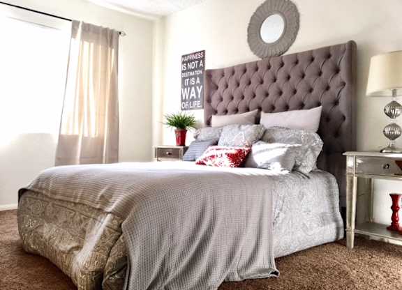 Large Master bedroom at The Oaks Apartments, Upland, CA