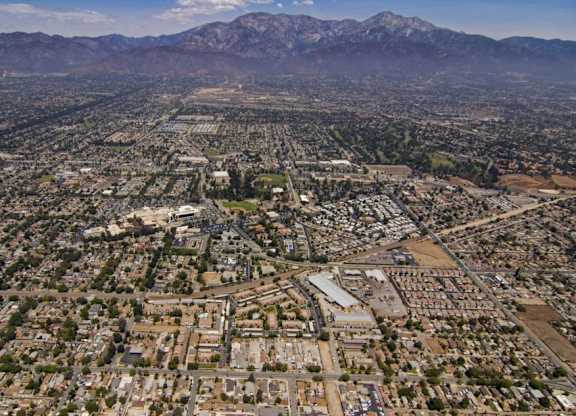 Great Location at The Oaks Apartments, Upland, CA