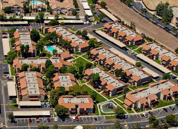Fabulous location at The Oaks Apartments, California, 91786