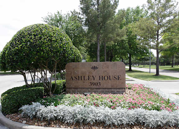 Property Signage at Ashley House, Texas, 77450