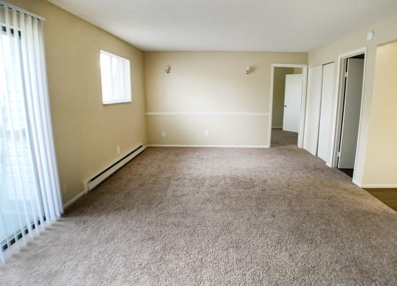 Wall-To-Wall Carpeting  at Crown Station Apartments, Amelia
