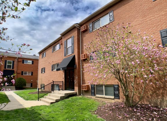 Elegant Exterior at Crown Station Apartments, Amelia, OH