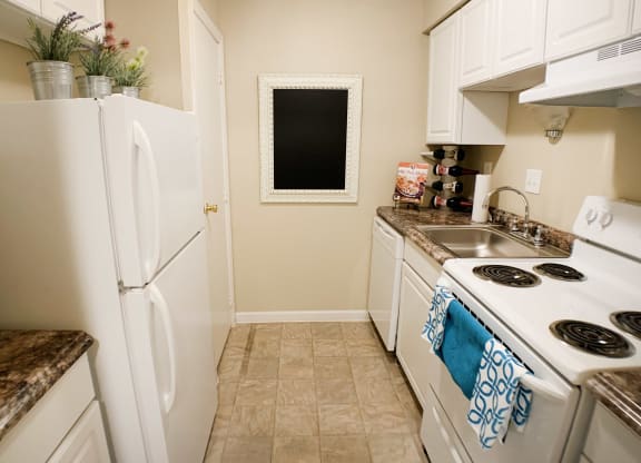 Kitchen at Oakwood Apartments, Florence, Kentucky