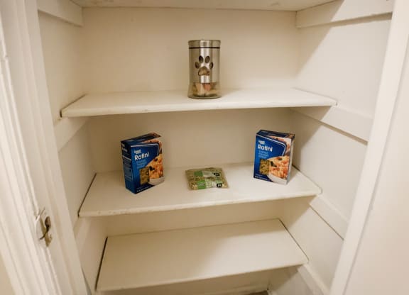 Shelves at Oakwood Apartments, Kentucky, 41042