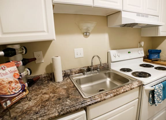 Kitchen gallery at Oakwood Apartments, Florence, KY