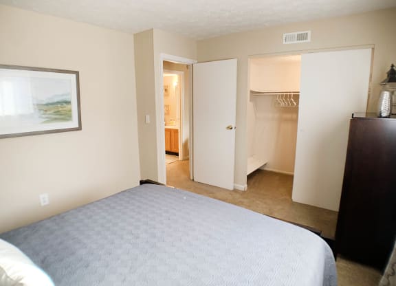 Closet and bath at Oakwood Apartments, Florence, 41042