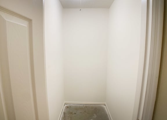Space at Oakwood Apartments, Florence, KY, 41042