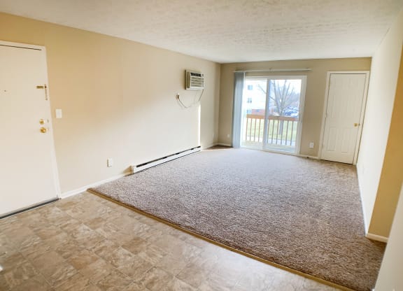 unfurnished room at Oakwood Apartments, Florence, KY