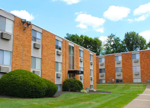 Green Outdoor Space  at Barkley Ridge Apartments, Kentucky