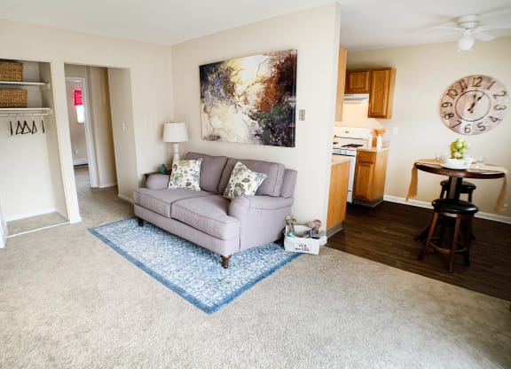 living room at Wentworth Estates Apartments, Florence