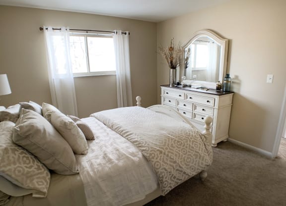 bedroom  at Wentworth Estates Apartments, Florence