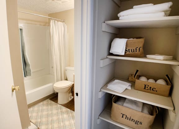 bathroom  at Wentworth Estates Apartments, Florence