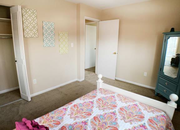 bedroom at Wentworth Estates Apartments, Florence, KY