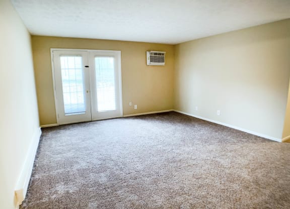 Carpeted Living Room  at Concord Woods Apartments, Ohio, 45150