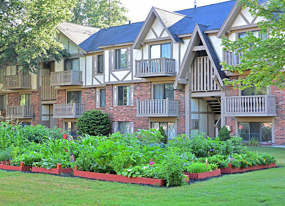 Community Courtyard Gardens at Woodland Place, Michigan, 48640