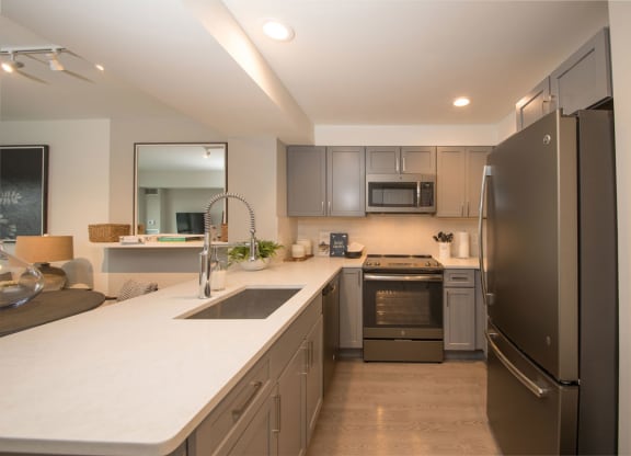 cambridge park apartment kitchen