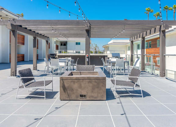Grill Stations at Bixby Hill Apartments, Long Beach, California