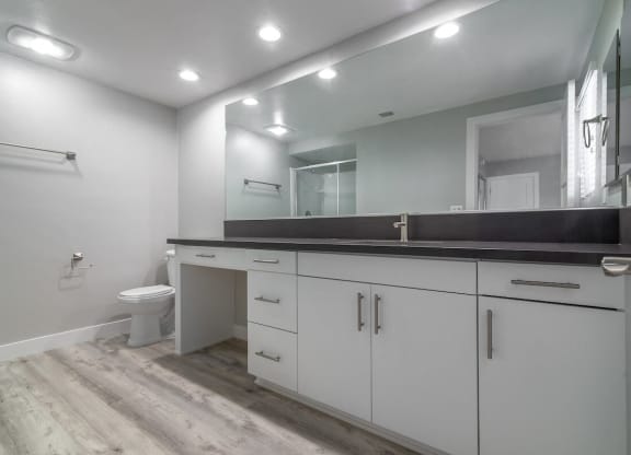 Vanity Lights at Bixby Hill Apartments, Long Beach