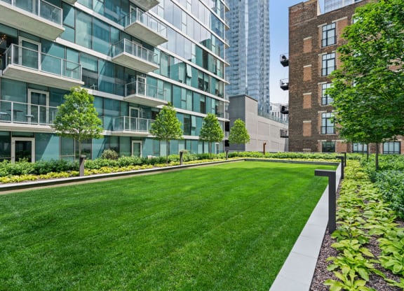 Green Space at One 333, Chicago, IL