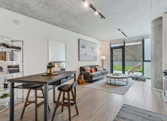 Dining With Living Area at One 333, Chicago, 60605