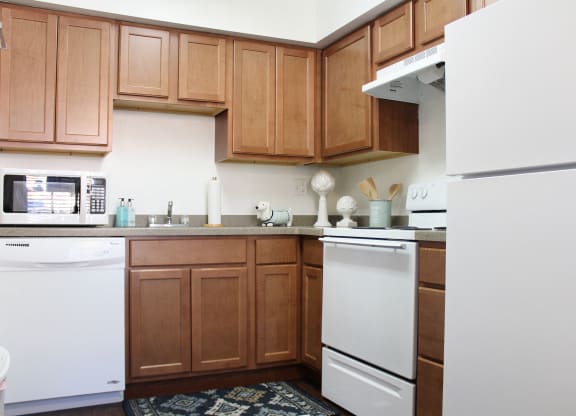 Walnut Creek Townhomes Kitchen at Walnut Creek Townhomes, Ohio