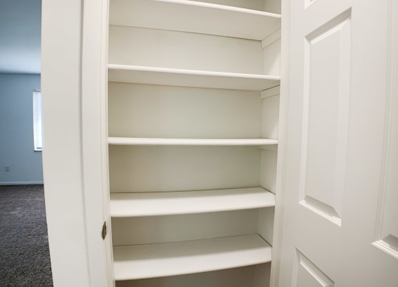 Closet at Walnut Creek Townhomes, Ohio