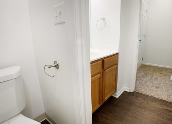 Walnut Creek Townhomes Bathroom at Walnut Creek Townhomes, Cincinnati, 45236
