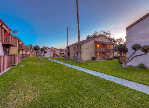 Walking Paths at WOODSIDE VILLAGE, West Covina, California