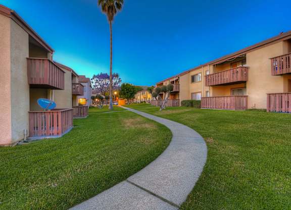 Walking Paths In Courtyard at WOODSIDE VILLAGE, West Covina