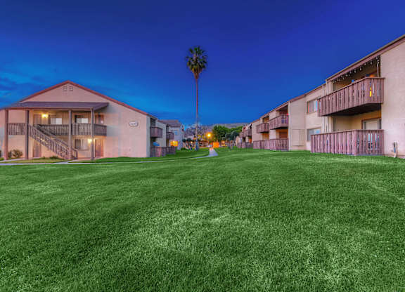 Lush Green Courtyard at WOODSIDE VILLAGE, California