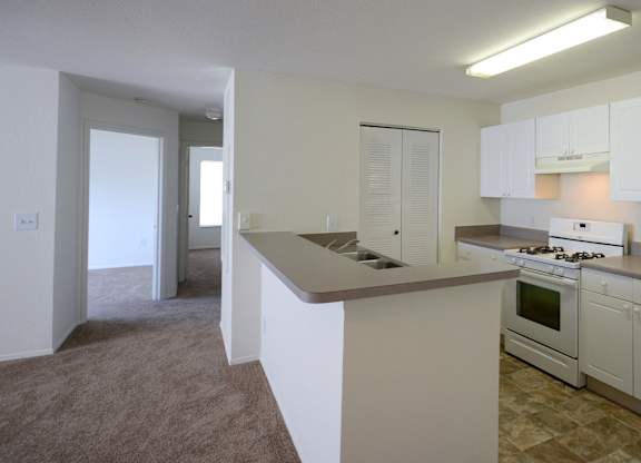 Kitchen Unit at Oak Glen Apartments, Orlando, Florida