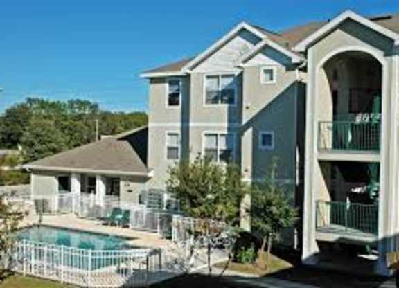 Pool Exterior at Oak Glen Apartments, Florida, 32808