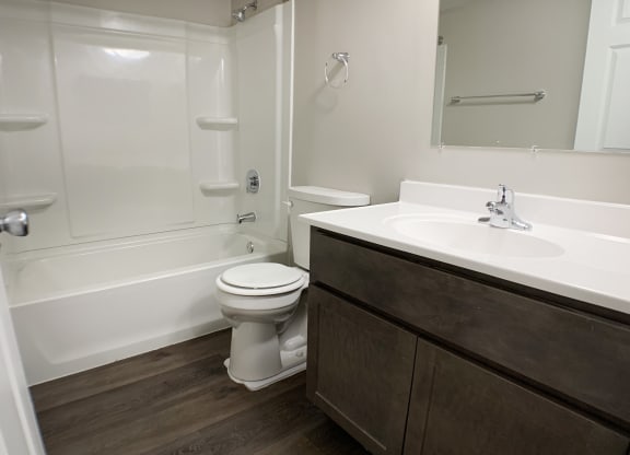Bathroom with bath tub at Miamisburg by the Mall, Miamisburg, OH, 45342