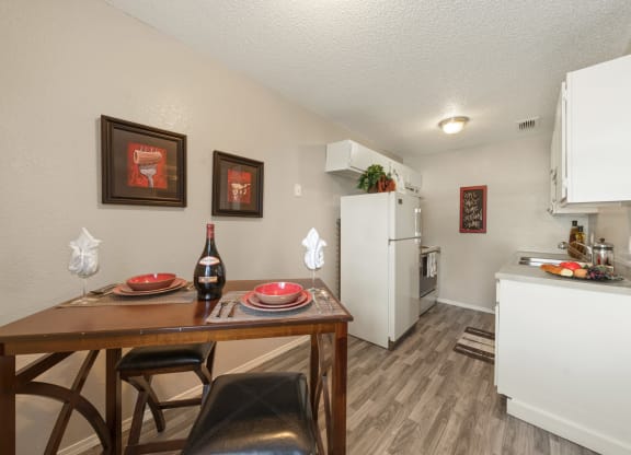 Kitchen & Dining Area