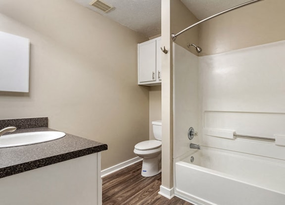 Oversized Soaking Tubs at Ridgeland Place Apartment Homes, Mississippi