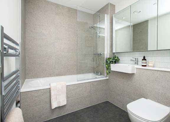 Contemporary Bathroom at Emporium House Apartments, Reading, RG1 7NW