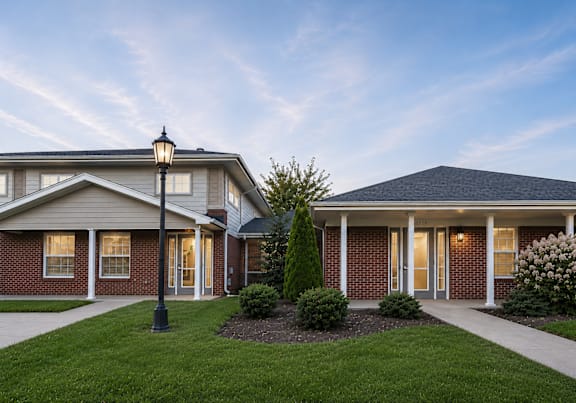 Clubhouse With Kitchen at HUB of New Albany Apartments, New Albany, 47150