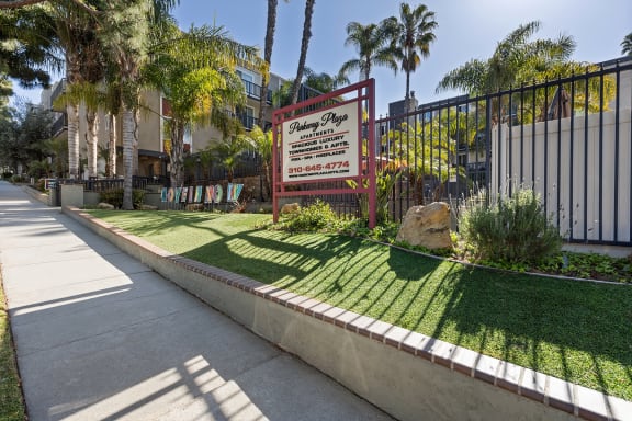 Parkway Plaza Apartments property image