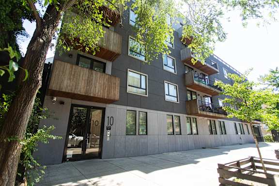 10 Lexington Avenue property image
