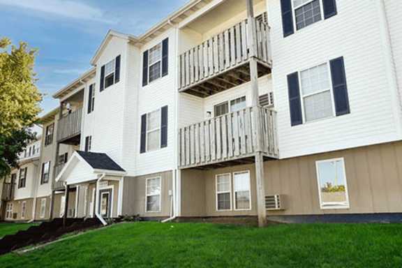 Crown Pointe Apartments property image