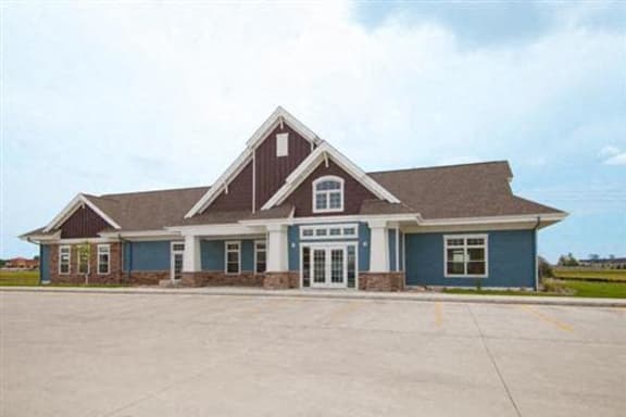 Lake Crest property image
