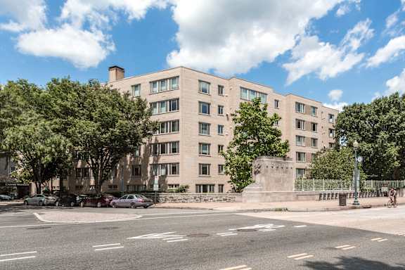 Calvert Woodley property image