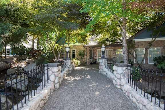 Hathaway Court Apartments property image