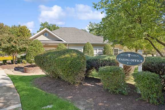 Riverwoods Apartments, Riverwoods at Lake Ridge Apartments, & Riverwoods at Towne Square Townhomes property image
